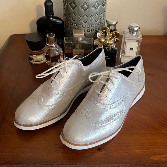 New Cole Haan OriginalGrand Wingtip Oxford Dusty Silver Shimmer Metallic Leather - Picture 1 of 6